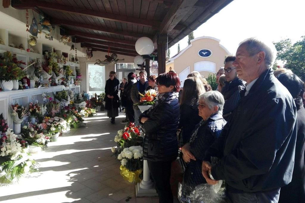 Lo scempio: tombe degli Angeli saccheggiate a San Giuliano di Puglia