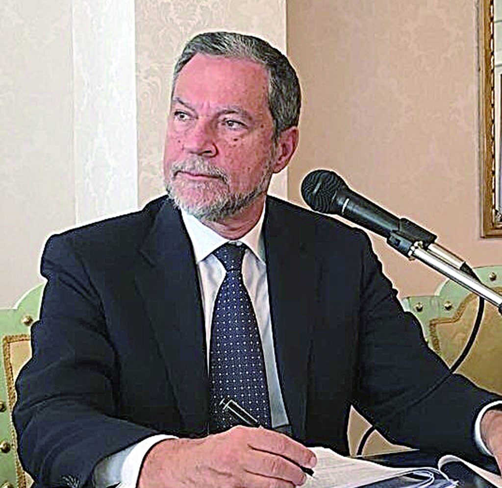 Diatriba al capolinea, i migranti presto nell’edificio di Pescolanciano