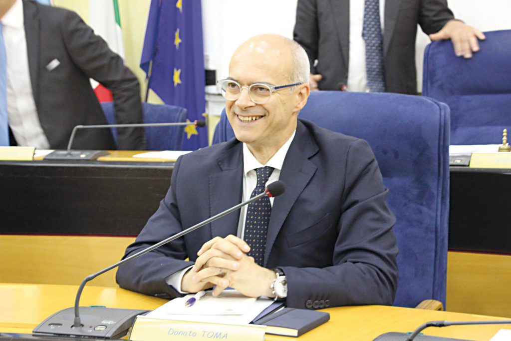 700 euro al mese a chi va a vivere nei piccoli comuni e apre un’attività