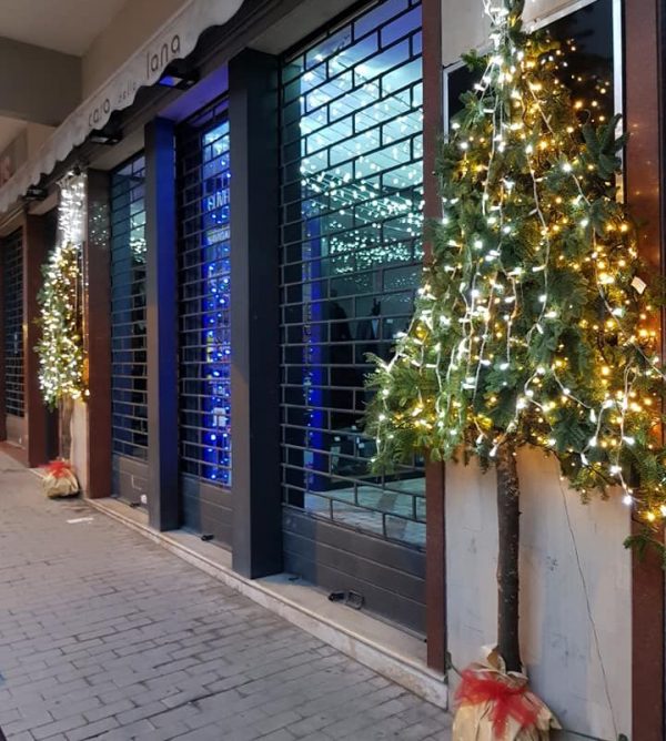 Musica natalizia in via Mazzini a Campobasso, scattano gli esposti dei residenti: commercianti amareggiati