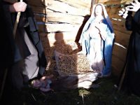 La vergogna di Natale, danneggiata la statua del Bambin Gesù del presepe di San Leonardo
