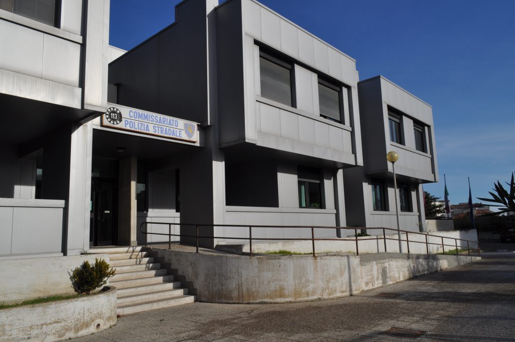 Termoli, armato e a volto coperto ruba l’incasso al dentista