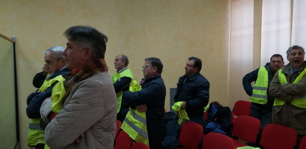 Gli ex lavoratori dello Zuccherificio di Termoli: «Per 30 denari avete tradito la nostra fiducia»