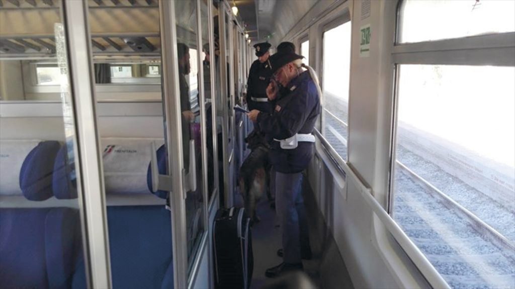 Campobasso, beccato con 250 grammi di hashish nello zaino: migrante in manette