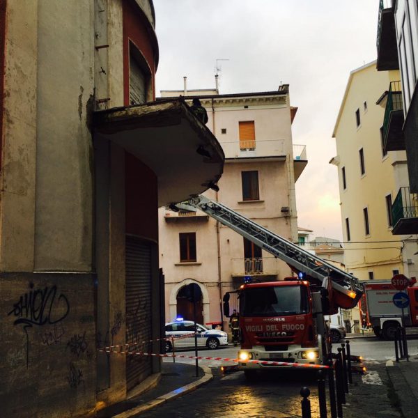 Campobasso, dopo il crollo del capannone scoppia la psicosi ‘Ariston’: i residenti sollecitano il Comune