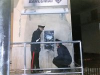 Bancomat sventrato, banda della “marmotta” in azione a Colli a Volturno