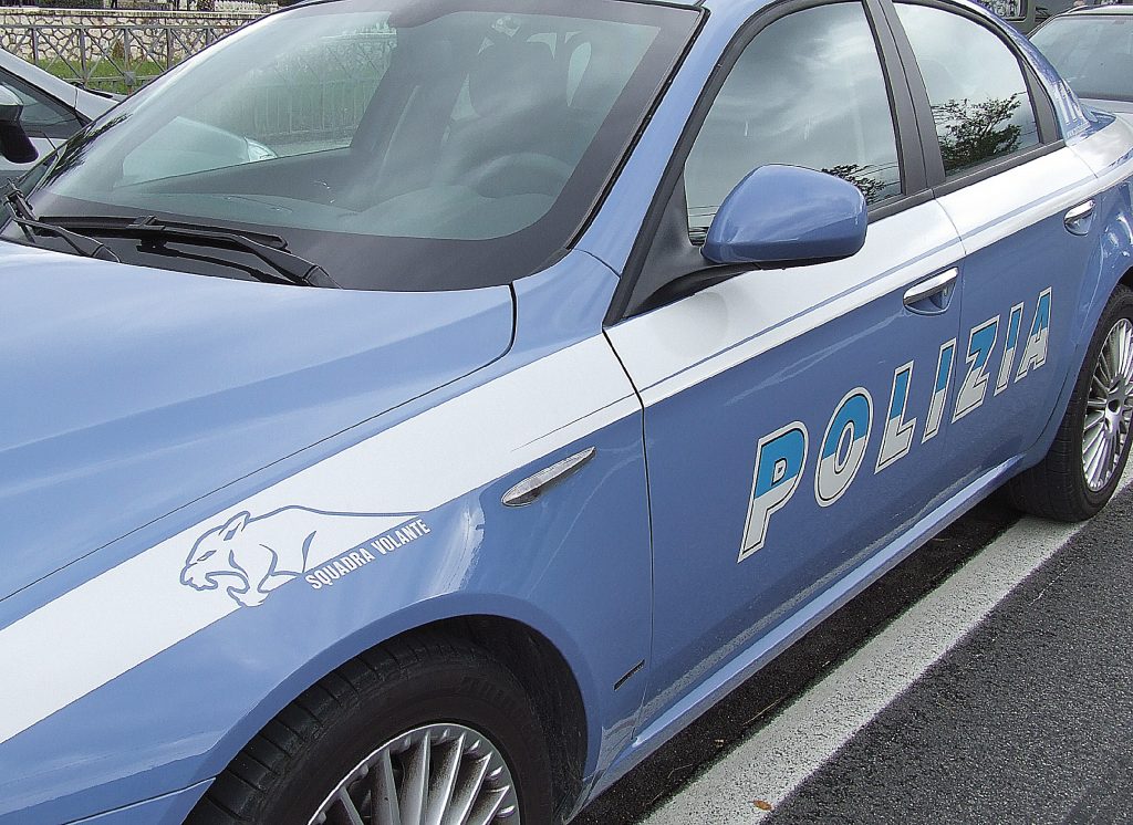 Chiede aiuto al prete e poi gli ruba il cellulare, campobassano arrestato