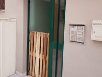 Caso clamoroso a Campomarino Lido, rubato un portone