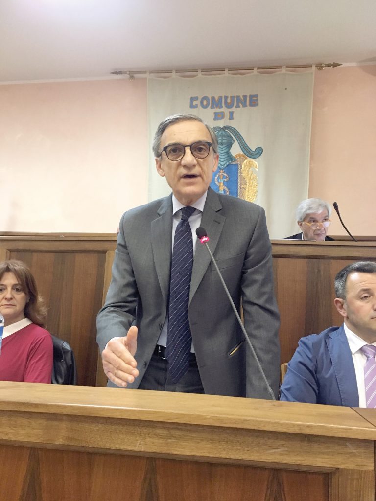 Maggioranza divisa al Comune di Isernia, il sindaco in pausa di riflessione: «Importante il confronto con tutti»