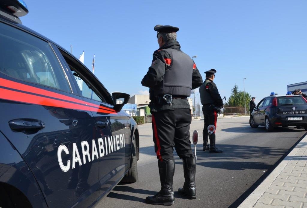 Campobasso, fa la pipì vicino a un locale in via XXIV Maggio: beccato dai Carabinieri