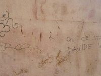 Scritta blasfema sulla Cattedrale, indignazione in città