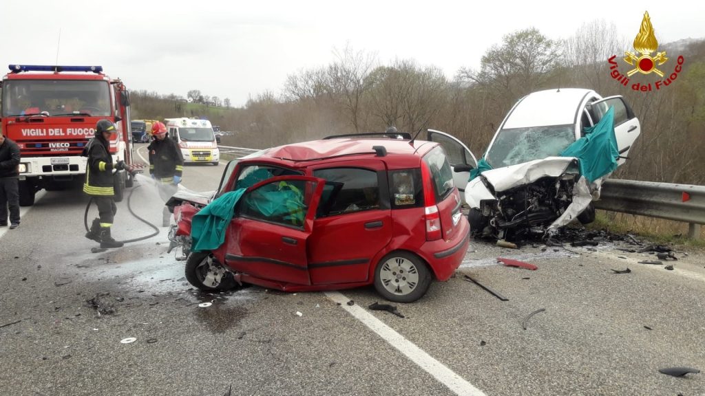 Scia di sangue sulla Bifernina, in cinque perdono la vita: è una strage