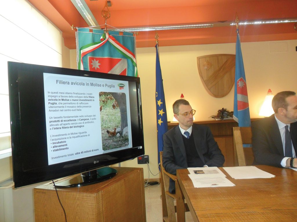 Amadori ufficializza il passo indietro e punta il dito: stallo insostenibile, niente macello