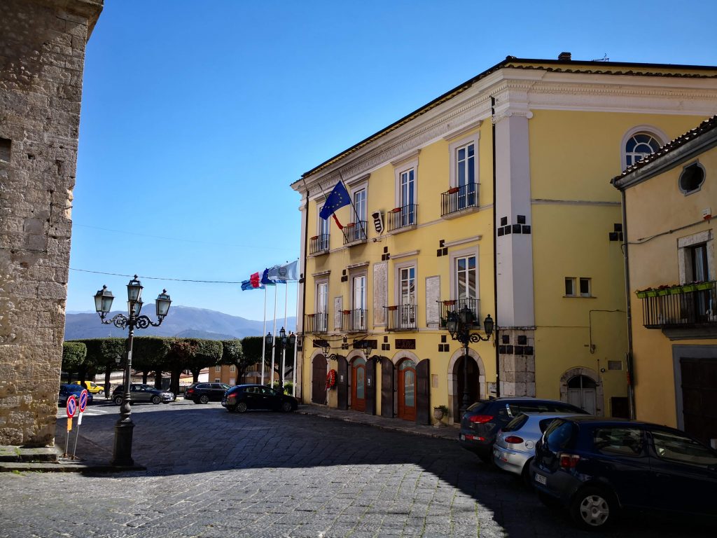 Barriere architettoniche a Venafro, i diversamente abili: «Fate qualcosa per noi»