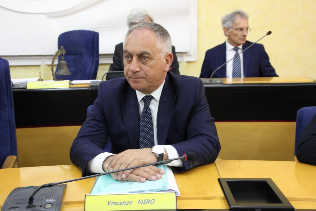 Mezzi più nuovi e tratte riattivate, Niro ‘addomestica’ Trenitalia