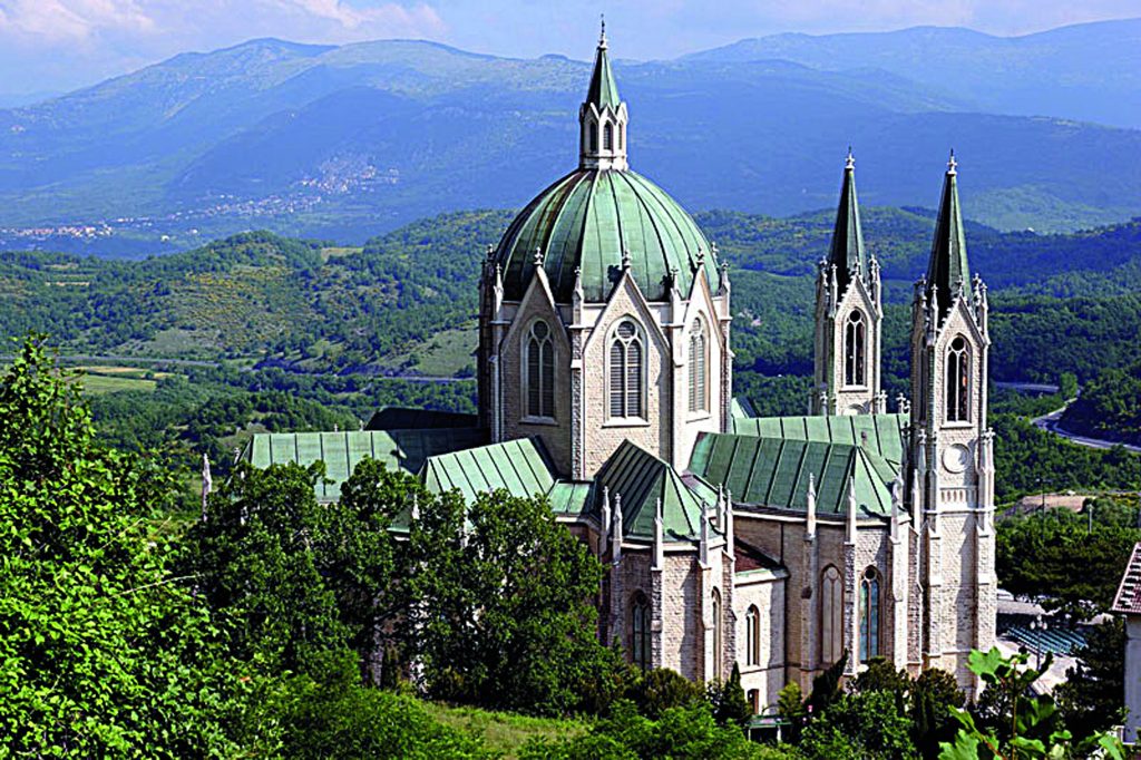 15997: (Antonio Capone/Realy Easy Star) 2007-06-16 Italia Molise - - Castelpetroso - Castelpetroso (Is), Santuario dell' Addolorata