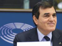 Via il limite d’età nei concorsi, la proposta di Patriciello