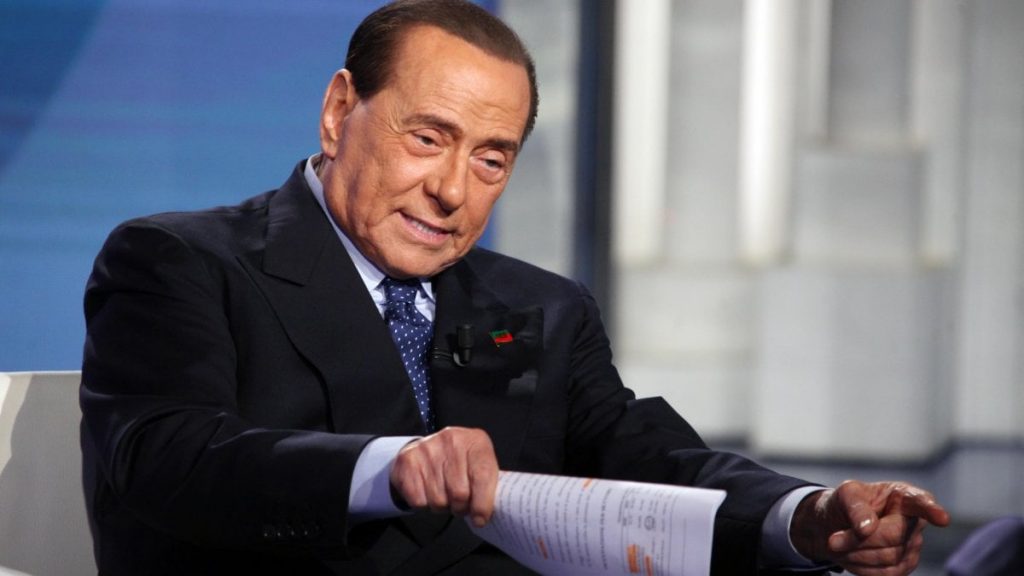 Berlusconi in campo: «I 5 Stelle? Sono come la peggiore sinistra»