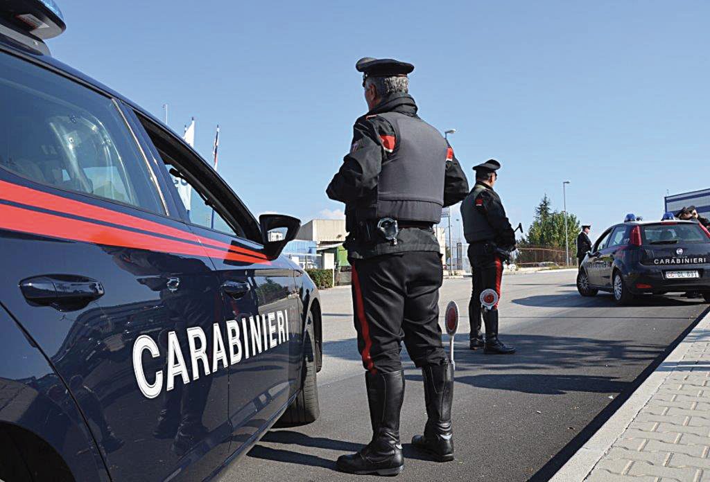Campobasso, rubano cosmetici e si danno alla fuga: lei la fa franca, in manette il complice
