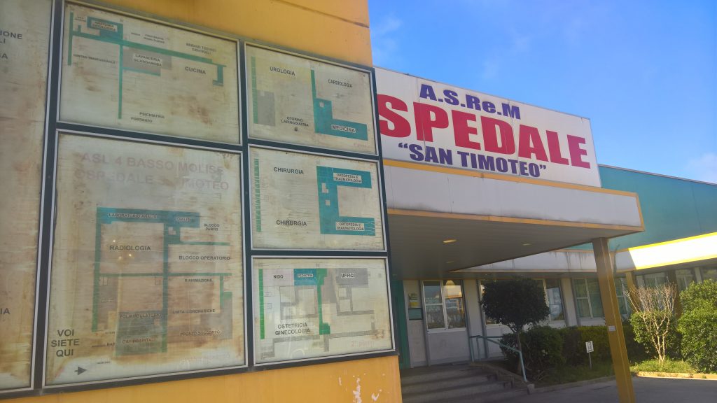 Termoli, laboratorio analisi senza personale e code enormi