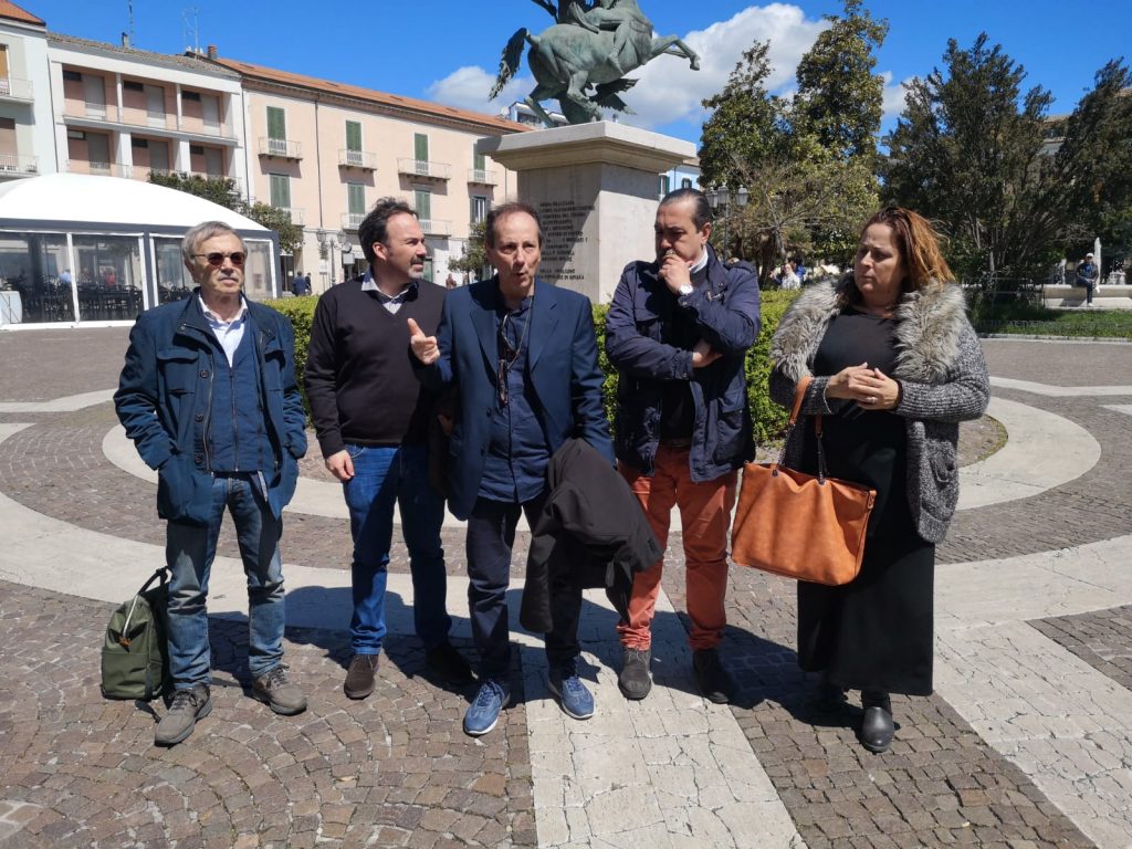 Editoria al collasso, giornalisti in piazza