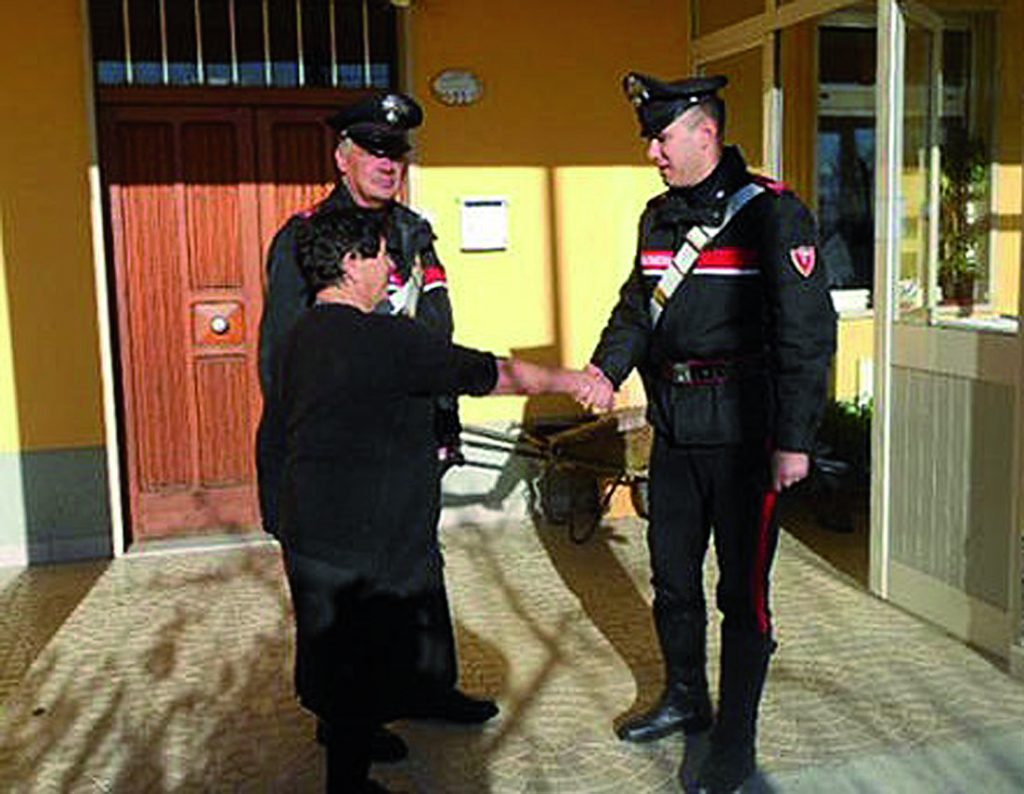 Truffa del pacco, anziana isernina nella trappola di due finti corrieri: aperta un’indagine