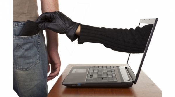 Campobasso, intercetta un bonifico online e si fa accreditare oltre 10mila euro: hacker 22enne nei guai