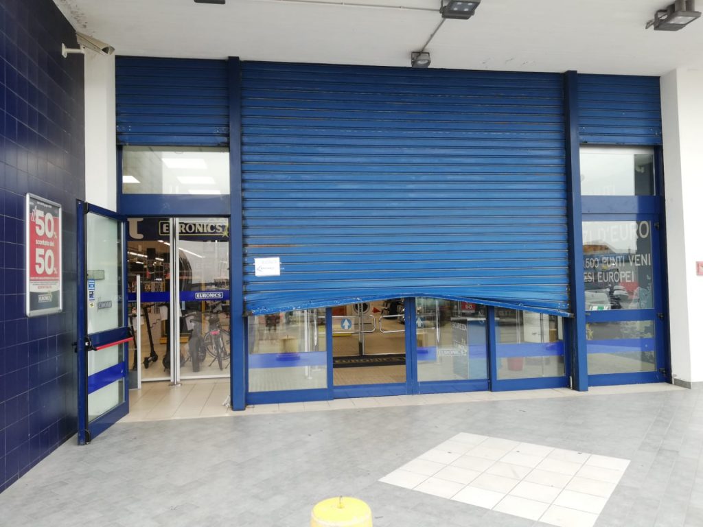 Colpo a Euronics, bottino di 5mila euro