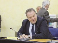 Nervi tesi in maggioranza e non mancano i veleni