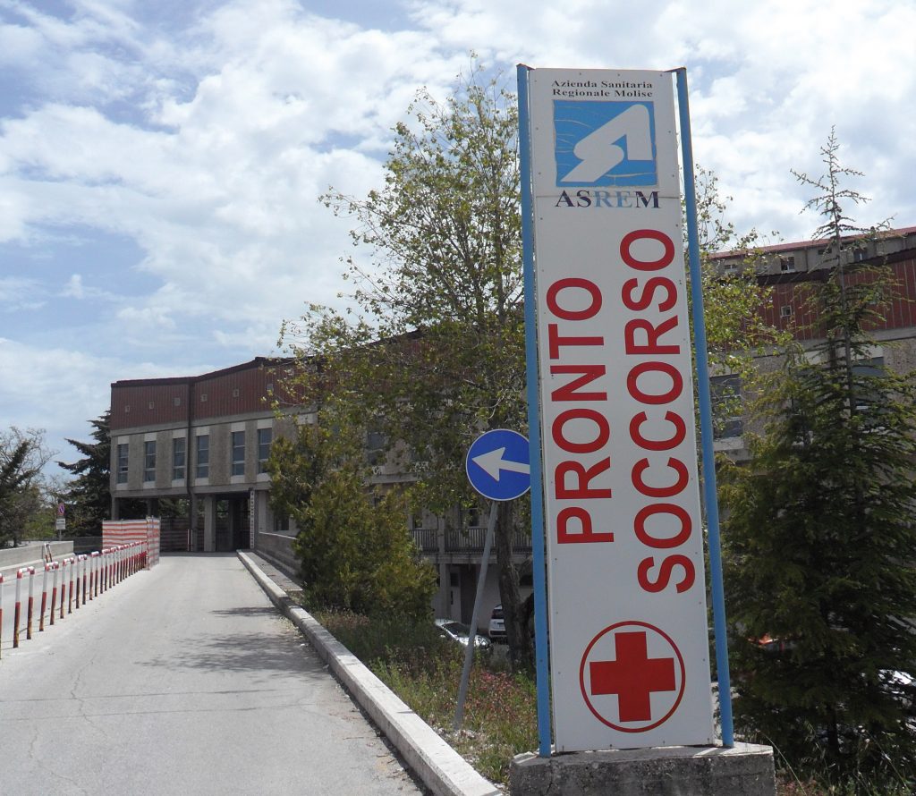 Coronavirus, test negativi su due casi sospetti