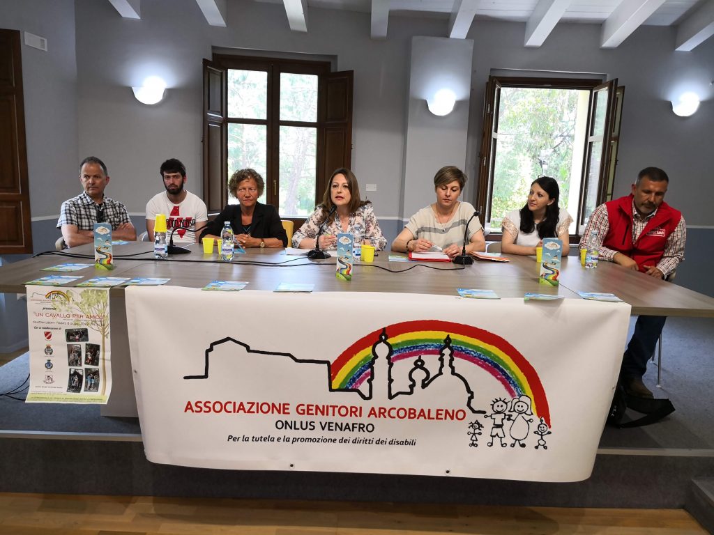 “Un cavallo per amico”, a Venafro ippoterapia per i bambini speciali dei Genitori Arcobaleno