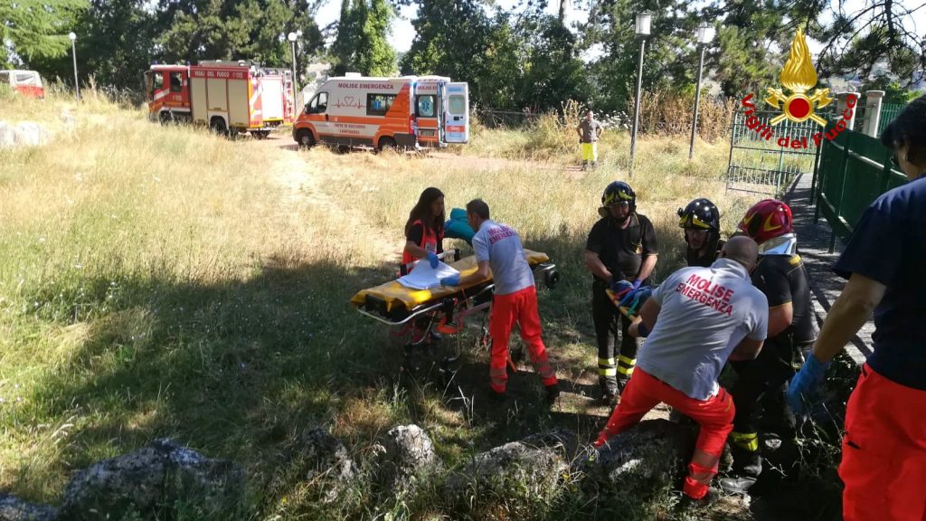 Campobasso, dramma lungo la via Matris: 56enne cade in un dirupo e perde la vita