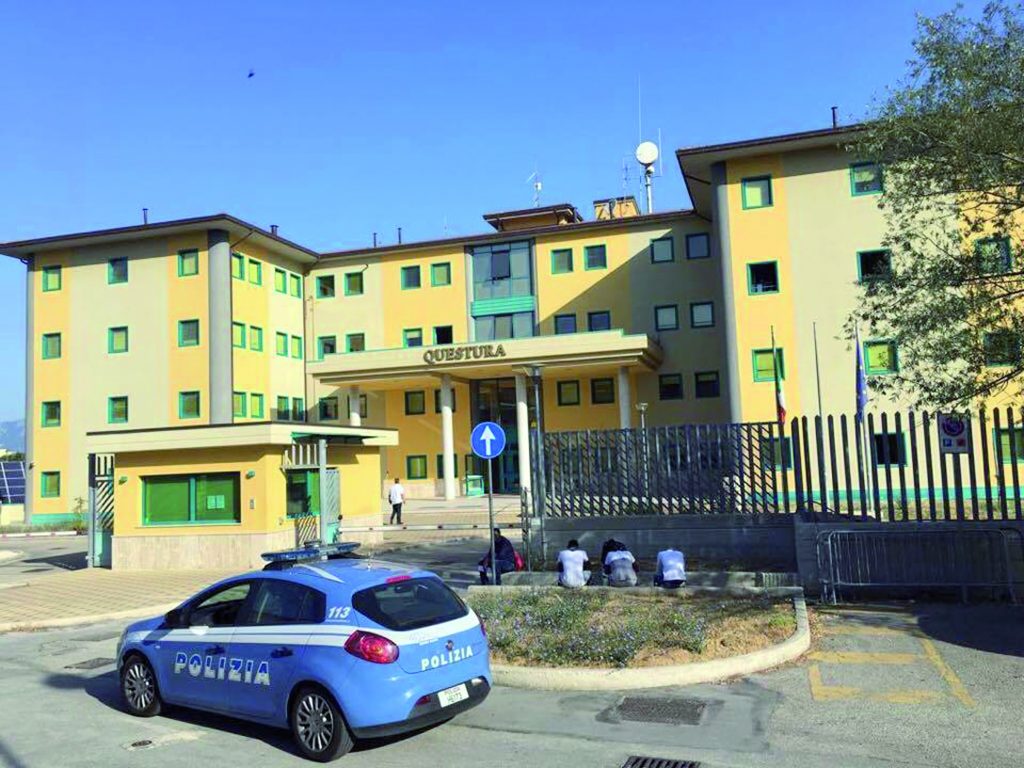 Isernia, si ubriaca e picchia la compagna: 53enne fermato dalla Polizia