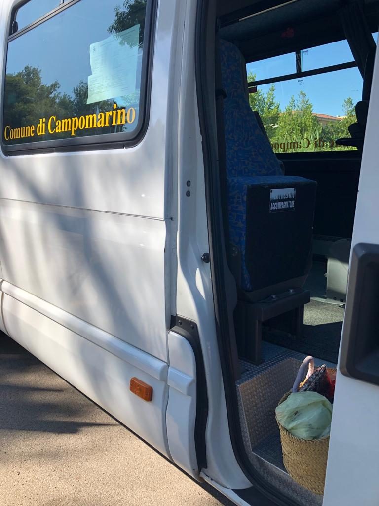 Campomarino Lido, minaccia col coltello l’autista della navetta