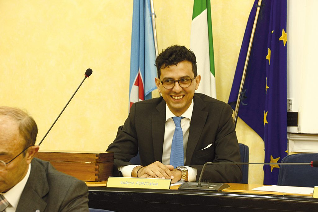 Lsu nei Comuni, il M5s solleva ancora dubbi sull’avviso pubblico