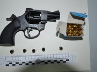 Panico al centro storico di Campobasso, esplode 5 colpi di pistola dalla finestra: denunciata