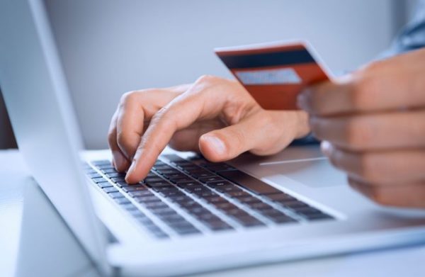 Vendono una consolle su internet ad un giovane di Isernia, ma è una truffa: denunciati