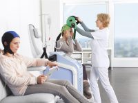 Caschetti per evitare l’alopecia durante la chemio, la Regione stanzia i fondi