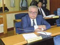 Iorio diserta il conclave, si allarga il solco nella maggioranza