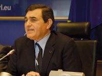 Patriciello non arretra: quella nota è una fake news, politica vecchia e lontana dalla realtà