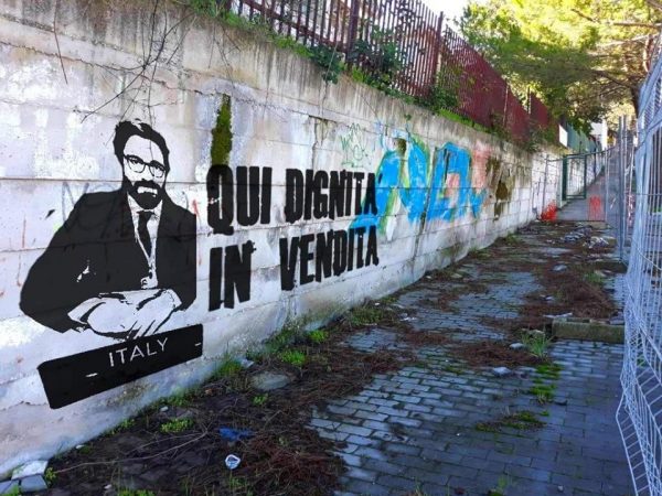 Il murale di protesta contro Federico fa il giro dei social
