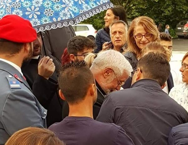 Nulla da fare, don Giovanni sarà trasferito: Bregantini concede otto mesi di tempo