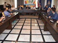 «Mandiamo a casa i commissari, poi rifondiamo la sanità»