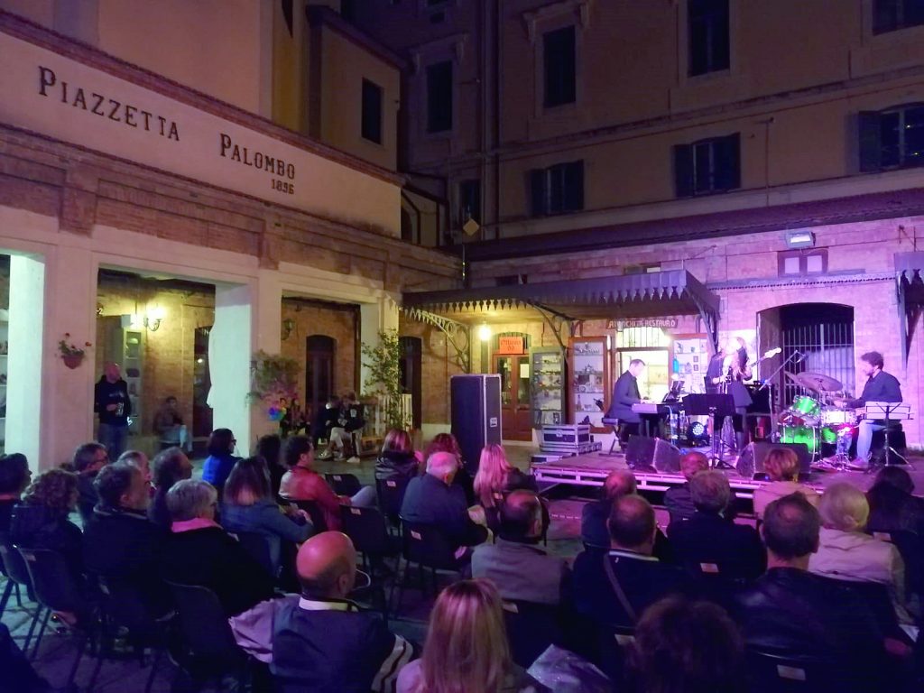 Campobasso, Borgo in jazz chiude con il segno più: grande successo per gli spettacoli in Piazzetta Palombo