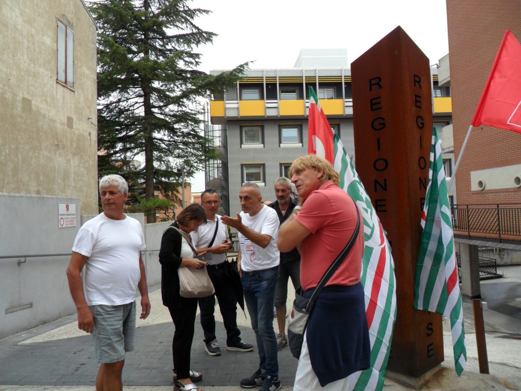 Gam in presidio davanti a Palazzo Vitale, stamane l’incontro col presidente Toma