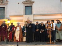 Un viaggio nel tempo: Isernia ha celebrato il ritorno del Papa Santo