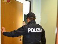 Isernia, minaccia e picchia due impiegate per soldi: nei guai un migrante violento