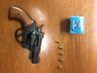 Isernia, discute con il vicino e lo minaccia di morte con una pistola