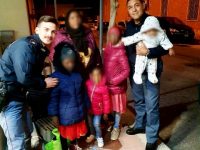 In cerca di un posto per dormire insieme ai suoi figli, salvata da due ‘angeli’ isernini