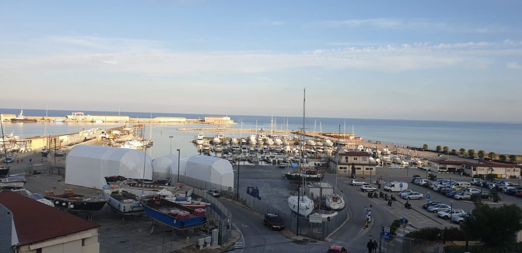 Zes ‘Adriatica’ ai nastri di partenza, il Pd prova a rovinare la festa a Toma